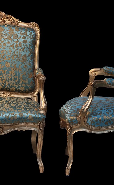 35 Fauteuils à la reine Louis XV